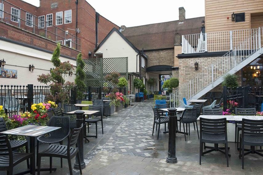 The Crown Hotel Wetherspoon Biggleswade Exteriér fotografie