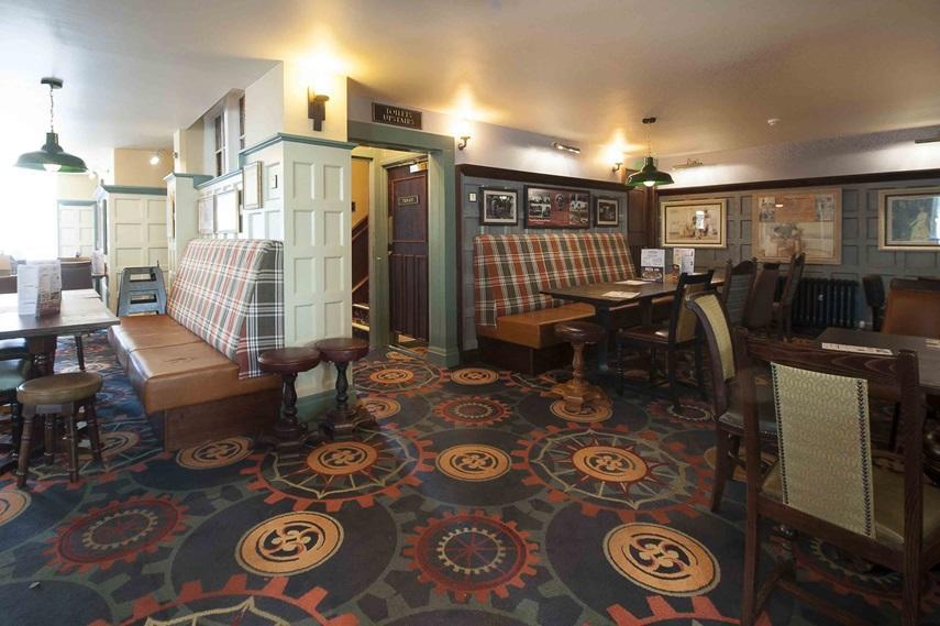 The Crown Hotel Wetherspoon Biggleswade Exteriér fotografie