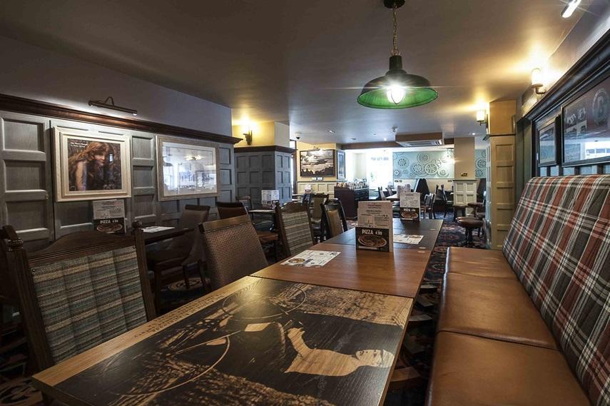 The Crown Hotel Wetherspoon Biggleswade Exteriér fotografie