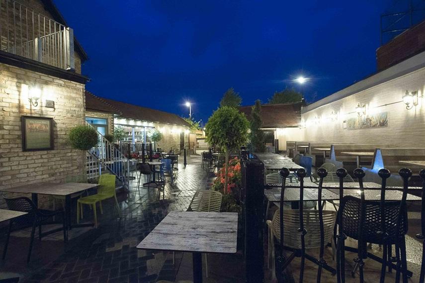 The Crown Hotel Wetherspoon Biggleswade Exteriér fotografie